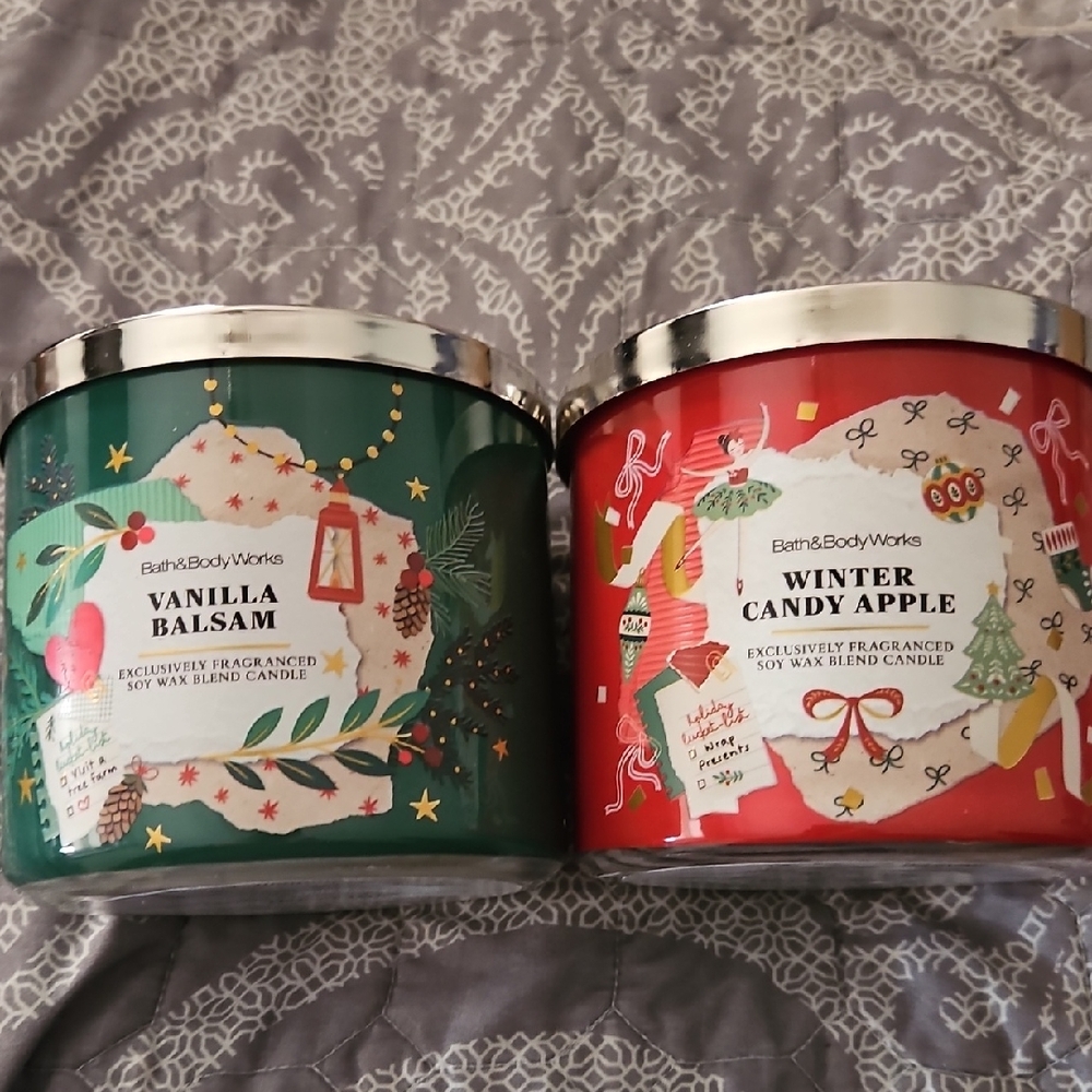 Bath & Body Works Green and Red Holiday Candles